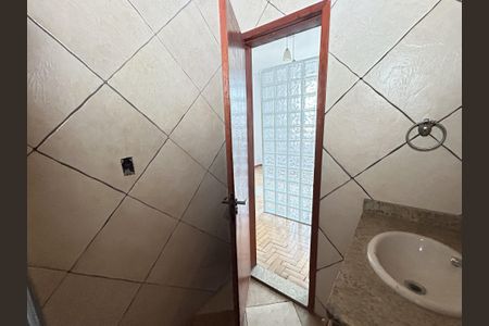 Apartamento para alugar com 60m², 2 quartos e sem vagaBanheiro