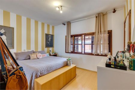 Casa de condomínio à venda com 111m², 3 quartos e 1 vaga