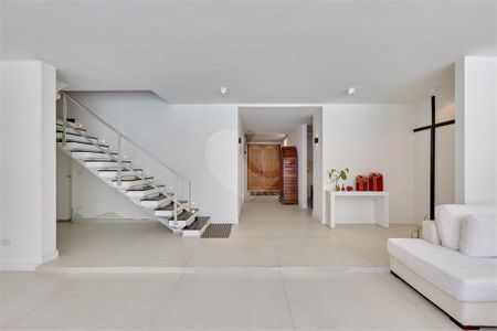 Casa à venda com 4 quartos, 375m² em Jardim dos Estados, São Paulo