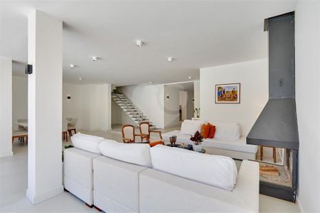 Casa à venda com 4 quartos, 375m² em Jardim dos Estados, São Paulo