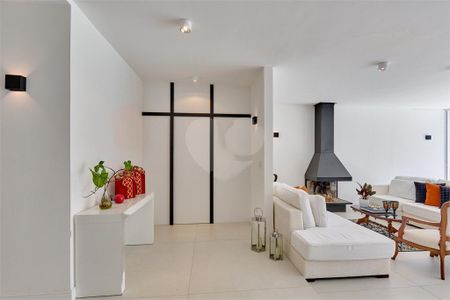 Casa à venda com 4 quartos, 375m² em Jardim dos Estados, São Paulo