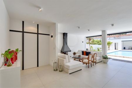 Casa à venda com 4 quartos, 375m² em Jardim dos Estados, São Paulo