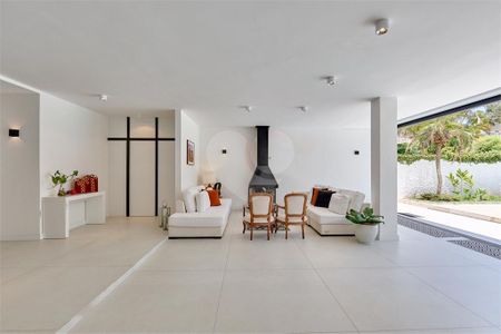 Casa à venda com 4 quartos, 375m² em Jardim dos Estados, São Paulo