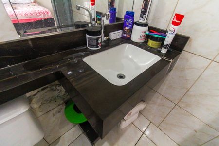 Casa à venda com 50m², 2 quartos e 1 vagaBanheiro da Suíte 2