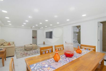 Casa à venda com 4 quartos, 424m² em Santo Amaro, São Paulo