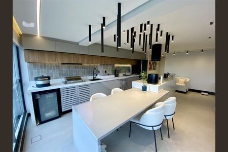 Apartamento à venda com 2 quartos, 94m² em Vila Cordeiro, São Paulo