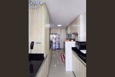 Apartamento à venda com 84m², 2 quartos e 2 vagasCozinha