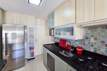 Apartamento à venda com 84m², 2 quartos e 2 vagasCozinha