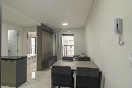 Sala de apartamento para alugar com 1 quarto, 36m² em Guaíra, Curitiba