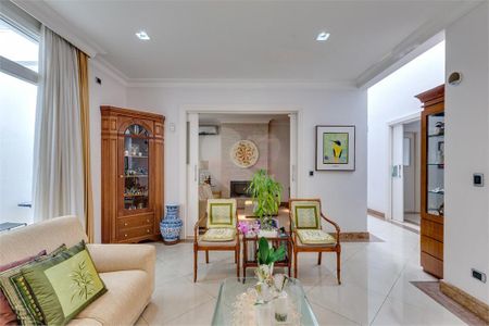 Casa à venda com 2 quartos, 332m² em Jardim dos Estados, São Paulo