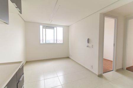 Sala/Cozinha de apartamento para alugar com 2 quartos, 32m² em Guaianases, São Paulo