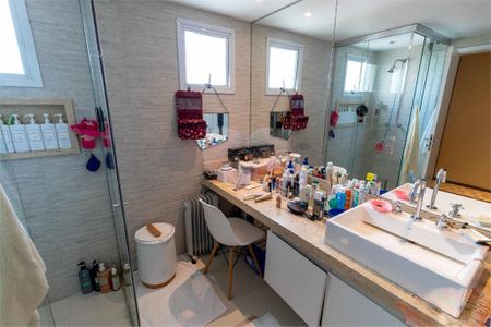 Apartamento à venda com 220m², 4 quartos e 3 vagas