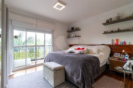 Apartamento à venda com 220m², 4 quartos e 3 vagas