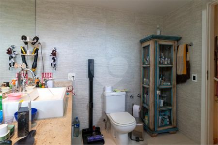 Apartamento à venda com 220m², 4 quartos e 3 vagas