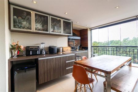 Apartamento à venda com 220m², 4 quartos e 3 vagas