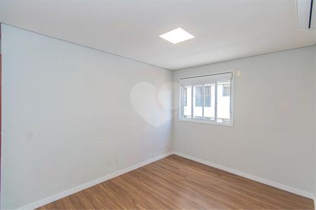 Apartamento à venda com 3 quartos, 200m² em Jardim Prudência, São Paulo