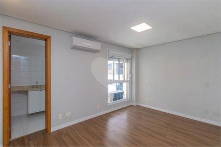 Apartamento à venda com 3 quartos, 200m² em Jardim Prudência, São Paulo