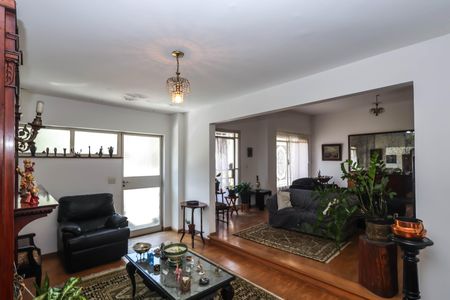 Casa à venda com 189m², 3 quartos e 1 vaga