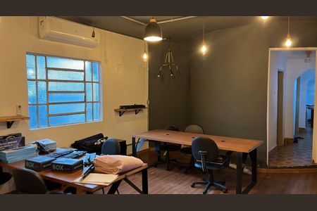 Casa para alugar com 1000m², 2 quartos e 3 vagas Casa para alugar com 1000m², 2 quartos e 3 vagasQuarto