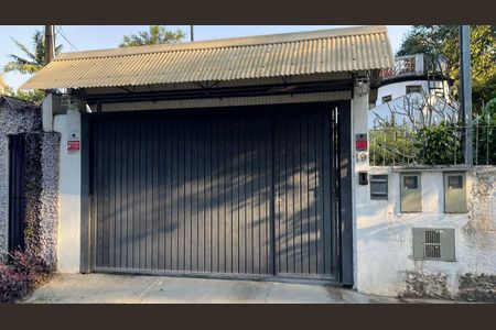 Casa para alugar com 1000m², 2 quartos e 3 vagas Casa para alugar com 1000m², 2 quartos e 3 vagasFachada