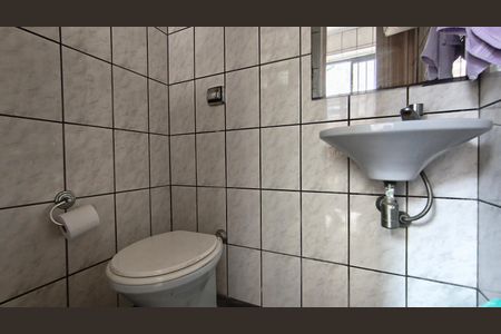 Casa à venda com 152m², 4 quartos e 2 vagas Casa à venda com 152m², 4 quartos e 2 vagasBanheiro de Serviço