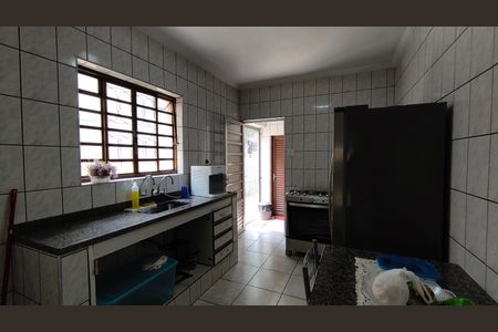 Casa à venda com 152m², 4 quartos e 2 vagas Casa à venda com 152m², 4 quartos e 2 vagasCozinha