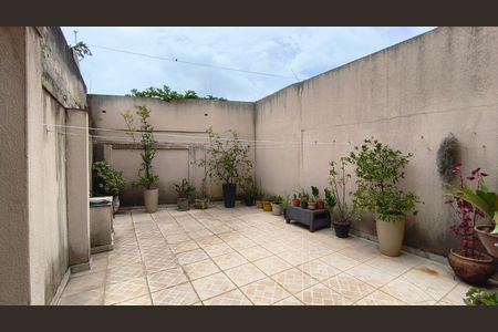 Casa à venda com 152m², 4 quartos e 2 vagas Casa à venda com 152m², 4 quartos e 2 vagasQuintal