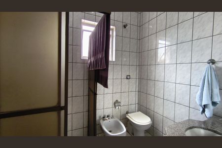 Casa à venda com 152m², 4 quartos e 2 vagas Casa à venda com 152m², 4 quartos e 2 vagasBanheiro