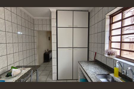 Casa à venda com 152m², 4 quartos e 2 vagas Casa à venda com 152m², 4 quartos e 2 vagasCozinha