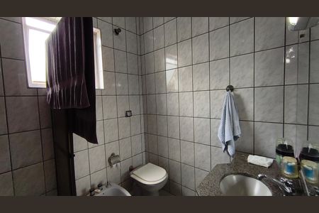 Casa à venda com 152m², 4 quartos e 2 vagas Casa à venda com 152m², 4 quartos e 2 vagasBanheiro