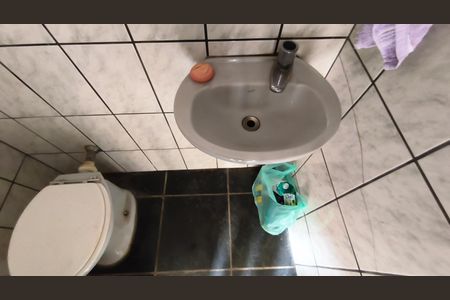 Casa à venda com 152m², 4 quartos e 2 vagasBanheiro de Serviço