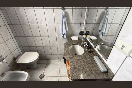 Casa à venda com 152m², 4 quartos e 2 vagas Casa à venda com 152m², 4 quartos e 2 vagasBanheiro