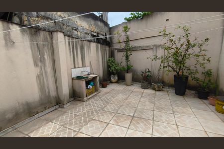 Casa à venda com 152m², 4 quartos e 2 vagas Casa à venda com 152m², 4 quartos e 2 vagasQuintal