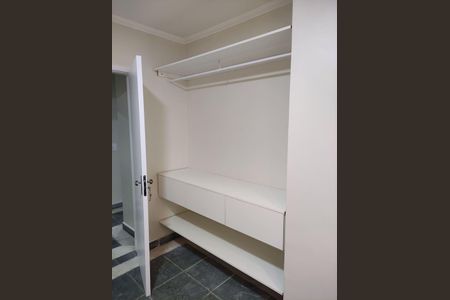 Apartamento para alugar com 226m², 3 quartos e 1 vagaÁrea de Serviço