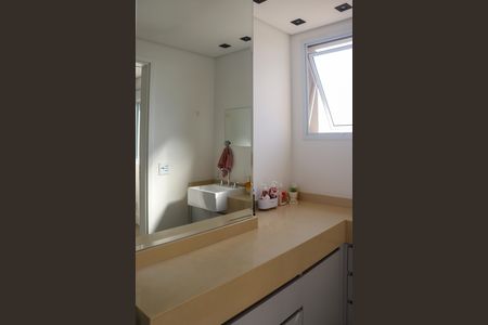 Apartamento para alugar com 180m², 3 quartos e 4 vagasBanheira da Suíte 2