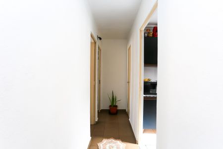 corredor de apartamento à venda com 2 quartos, 50m² em Parque Pinheiros, Taboão da Serra