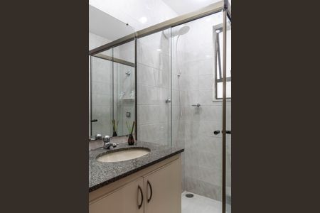 Apartamento para alugar com 85m², 2 quartos e 2 vagasBanheiro Social