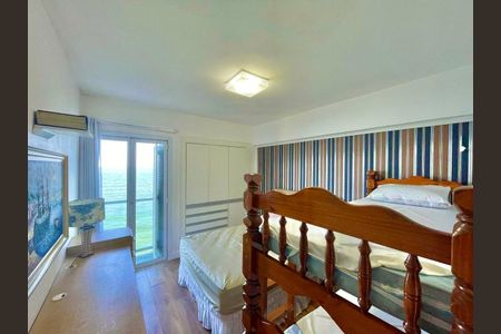 Quarto de apartamento para alugar com 3 quartos, 117m² em Morro do Maluf, Guarujá