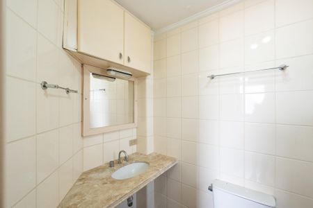 Apartamento à venda com 68m², 2 quartos e 2 vagas Apartamento à venda com 68m², 2 quartos e 2 vagasBanheiro da Suíte