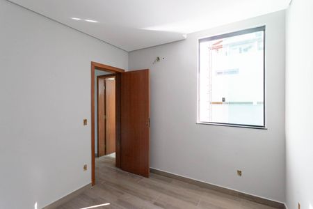 Casa à venda com 145m², 3 quartos e 4 vagas Casa à venda com 145m², 3 quartos e 4 vagasQuarto 2