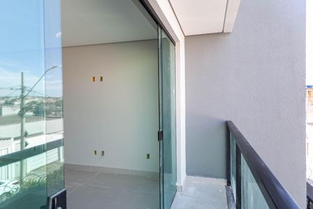 Casa à venda com 145m², 3 quartos e 4 vagas Casa à venda com 145m², 3 quartos e 4 vagasVaranda da sala