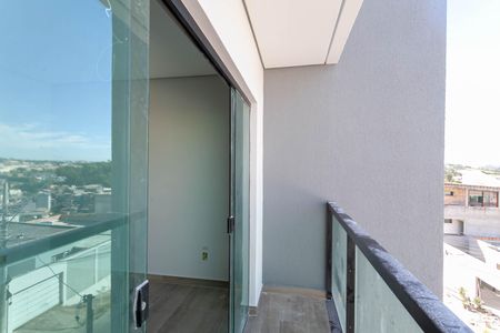 Casa à venda com 145m², 3 quartos e 4 vagas Casa à venda com 145m², 3 quartos e 4 vagasVaranda da suíte