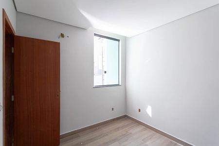 Casa à venda com 145m², 3 quartos e 4 vagas Casa à venda com 145m², 3 quartos e 4 vagasQuarto 2