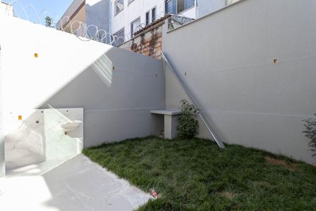 Casa à venda com 145m², 3 quartos e 4 vagas Casa à venda com 145m², 3 quartos e 4 vagasQuintal
