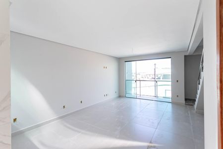 Sala de casa à venda com 3 quartos, 145m² em Morro do Confisco, Contagem