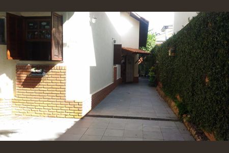 Casa à venda com 3 quartos, 208m² em City América, São Paulo