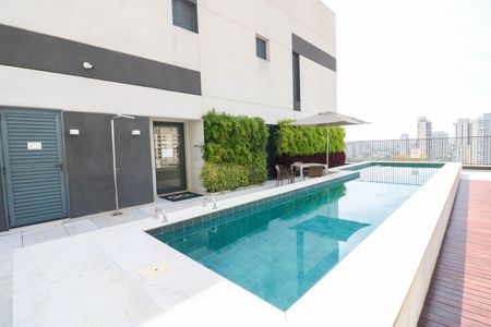 Studio para alugar com 24m², 1 quarto e sem vaga Studio para alugar com 24m², 1 quarto e sem vagaÁrea comum - Piscina