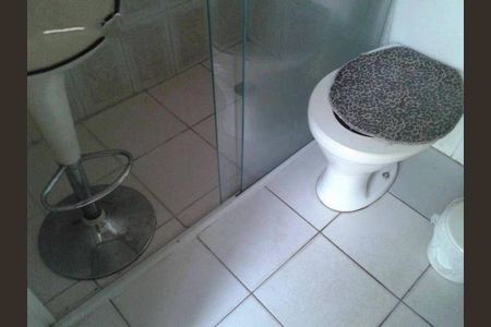 Casa à venda com 2 quartos, 200m² em Vila Anastácio, São Paulo