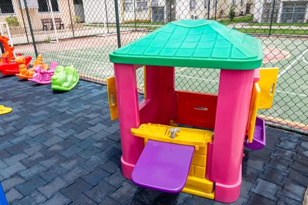 Apartamento para alugar com 43m², 2 quartos e 1 vaga Apartamento para alugar com 43m², 2 quartos e 1 vagaÁrea comum - Playground