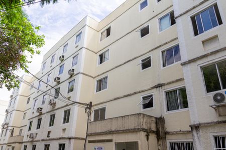 Apartamento para alugar com 43m², 2 quartos e 1 vaga Apartamento para alugar com 43m², 2 quartos e 1 vagaFachada